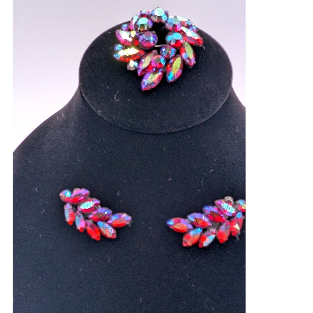 Regency Vintage‎ Aurora Borealis Rhinestone Brooch and Clip On Earrings Set Red